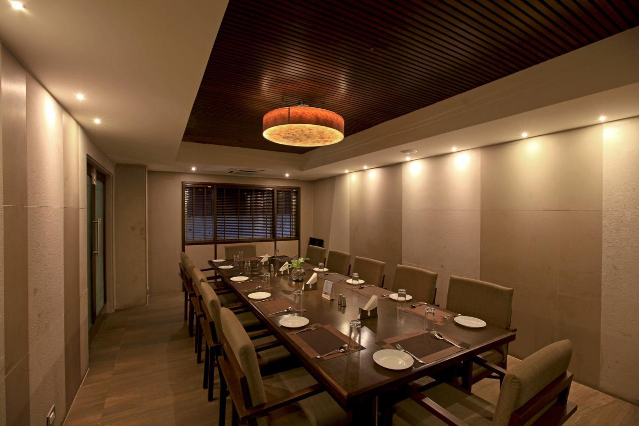 Goutham Grand Hotel Tenāli Zewnętrze zdjęcie