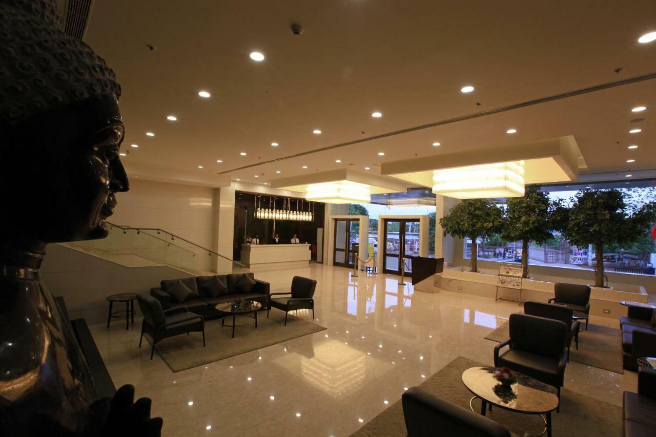 Goutham Grand Hotel Tenāli Zewnętrze zdjęcie